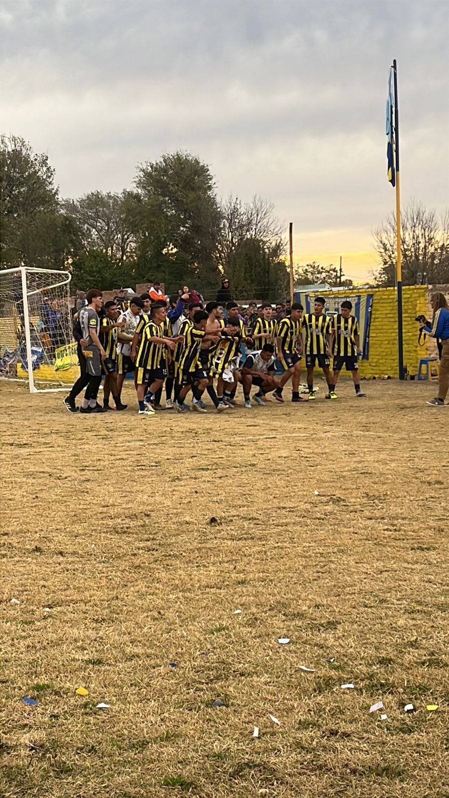 EL CL&Aacute;SICO FU&Eacute; AZUL Y AMARILLO