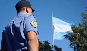 Le permiten la barba a polic&iacute;as y renuevan uniformes