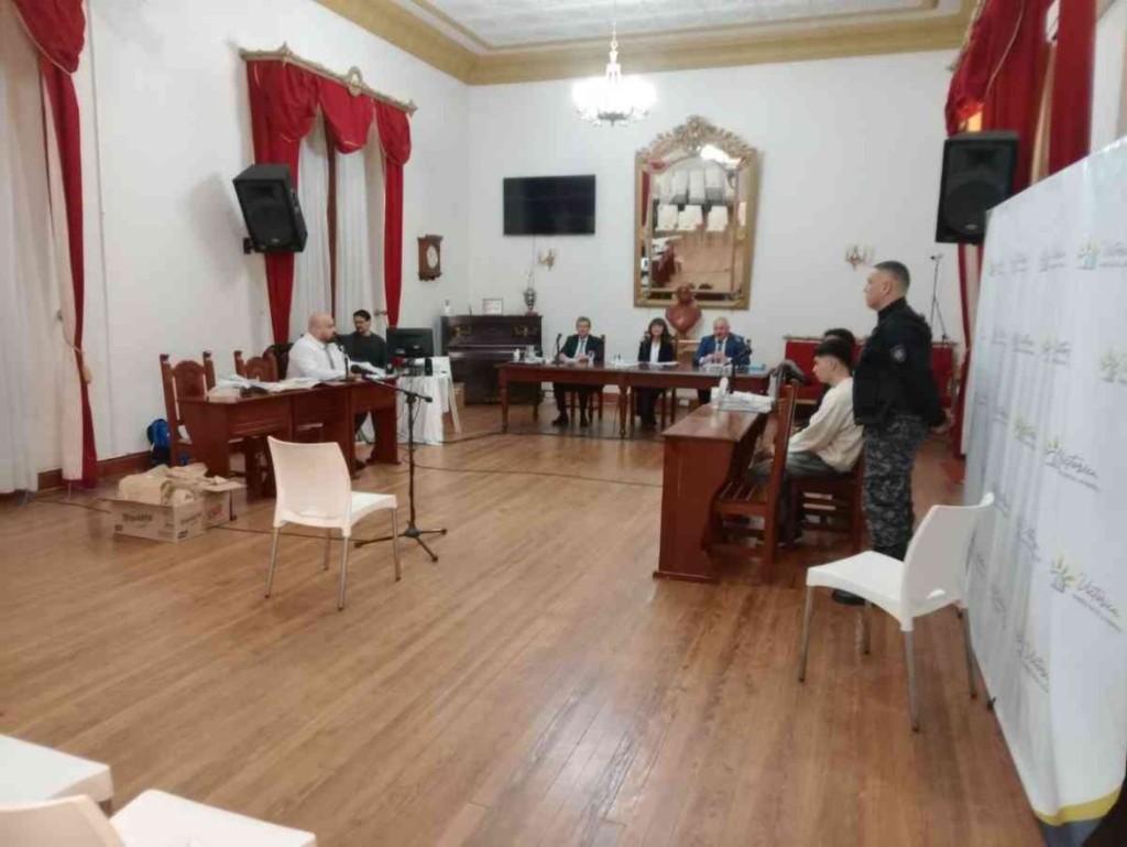 VICTORICA: Mat&oacute; a su padrastro, lo condenaron a 3 a&ntilde;os y esta en libertad 