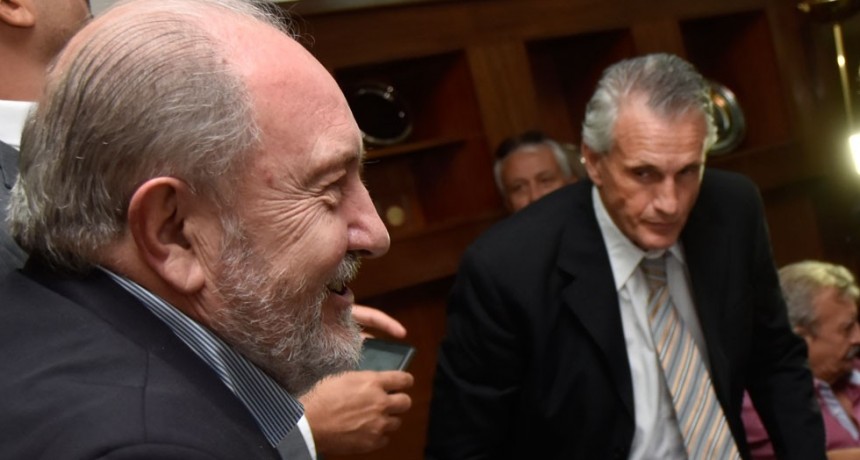 El gobernador Verna le pidió la renuncia al ministro Tierno