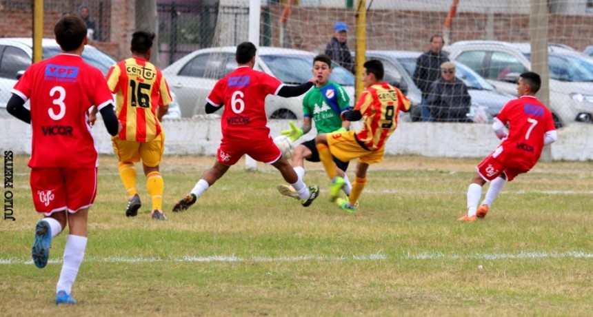 Juveniles: Cochico empató y sigue puntero
