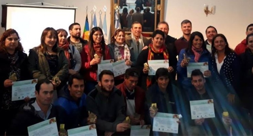 CIERRE DEL TALLER DE PRODUCCIÓN DE FLORES Y PLANTAS ORNAMENTALES