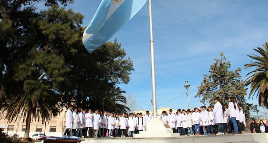 Promesa de Lealtad a la Bandera en Victorica