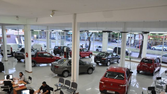 Cae la venta de autos en todo el país por la incertidumbre económica 