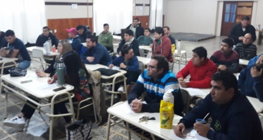 CAPACITAN A EMPLEADOS DE LA CEVIC