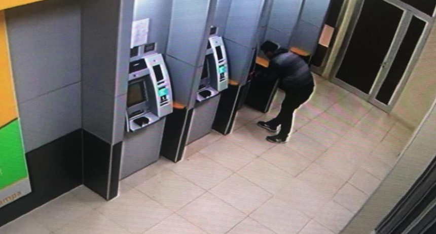 Habrían atrapado al “pescador” de los cajeros automaticos