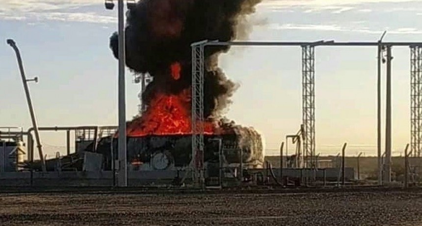 Estaban soldando y explotó un tanque de petróleo en la zona de Colonia Chica