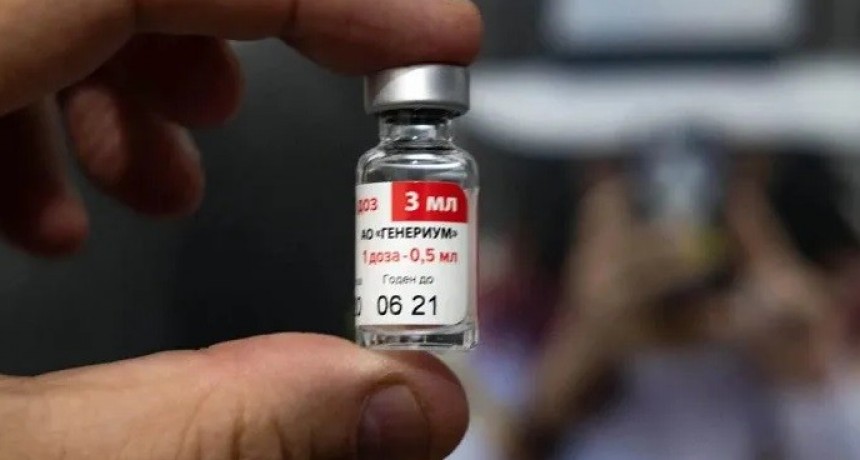 Este domingo llega al país el principio activo de la Sputnik V para arrancar con la fabricación nacional de la vacuna