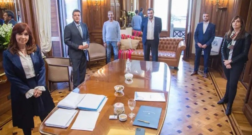 Tras la polémica por el aumento del 40%, los senadores reafirmaron que donarán el incremento salarial