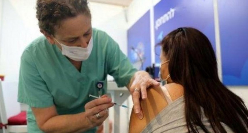 LA PAMPA COMIENZA A VACUNAR A MAYORES DE 30 AÑOS SIN FACTORES DE RIESGO 