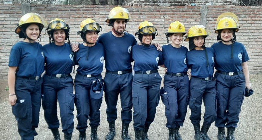 OCHO NUEVOS BOMBEROS EN VICTORICA