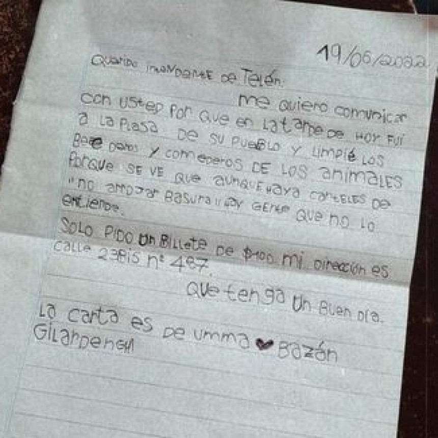 Limpió los comederos y bebederos de los animales en la plaza de Telén y se lo hizo saber al intendente 