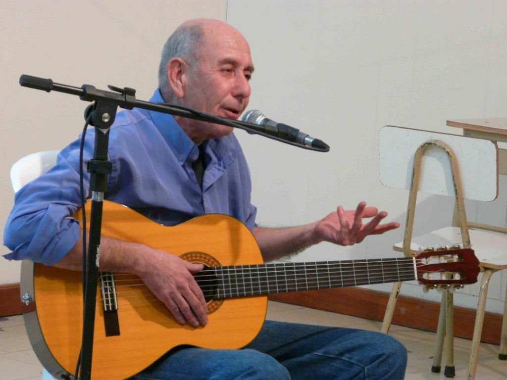 Falleció el poeta y cantor Alfredo Gesualdi 