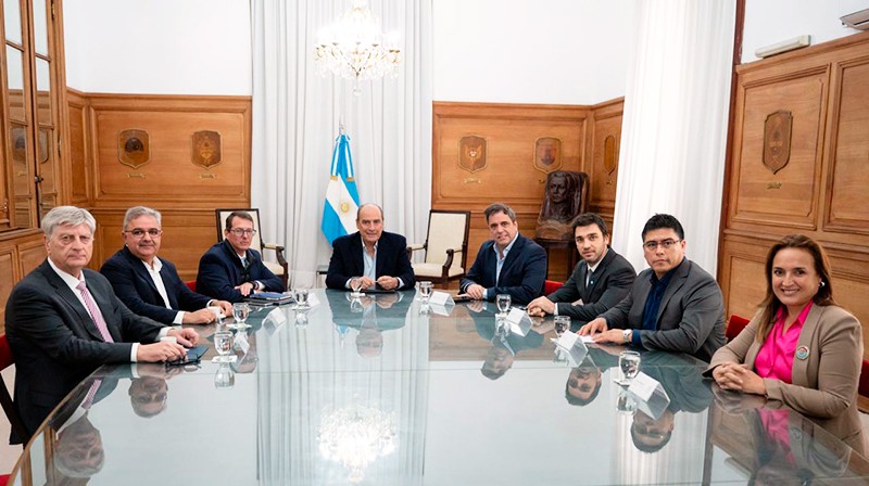 Gobernadores reclamaron a Francos la transferencia automática de impuestos y continuidad de obras