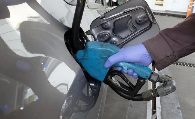 AUMENTAN LOS COMBUSTIBLES