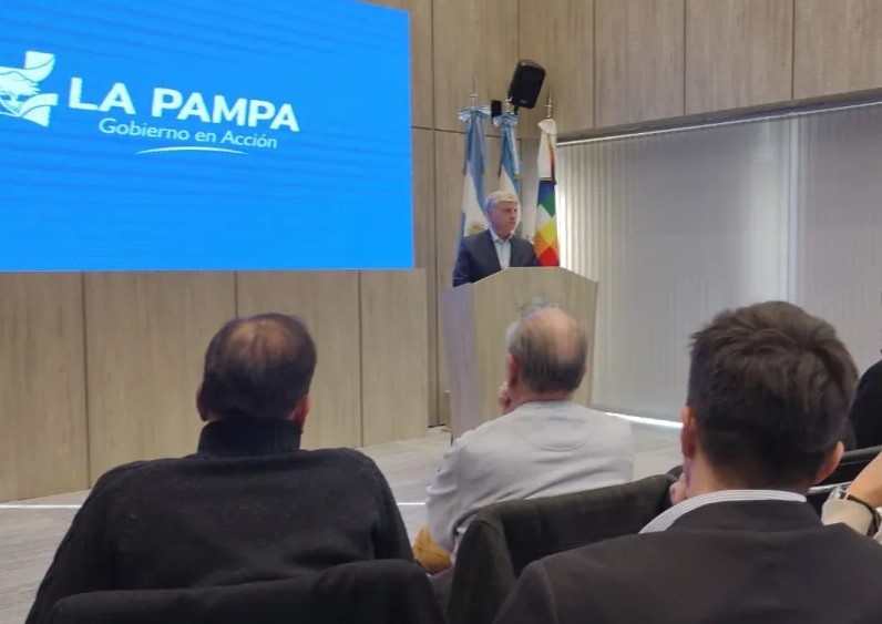 Adelantan coparticipación a los municipios para que afronten los aguinaldos 