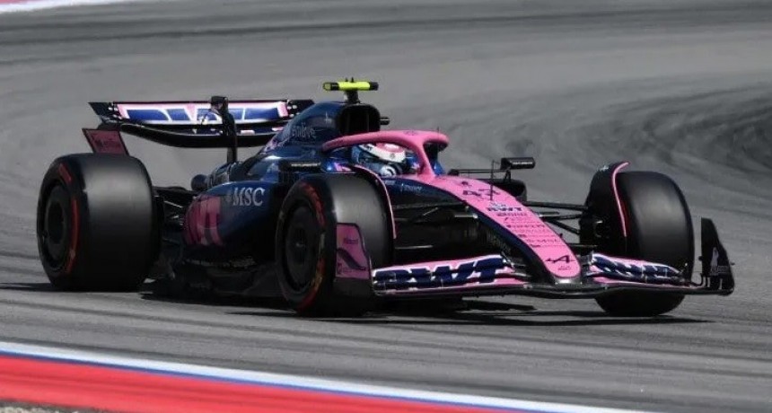 Colapinto aprovechó el safety car, ganó cuatro lugares y finalizó 15° en España