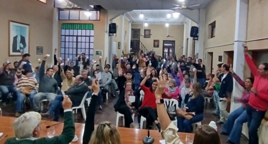 LA UCR POR AHORA NEGOCIA CON EL PRO, A FIN DE MES SE HARIA OTRA CONVENCIÓN