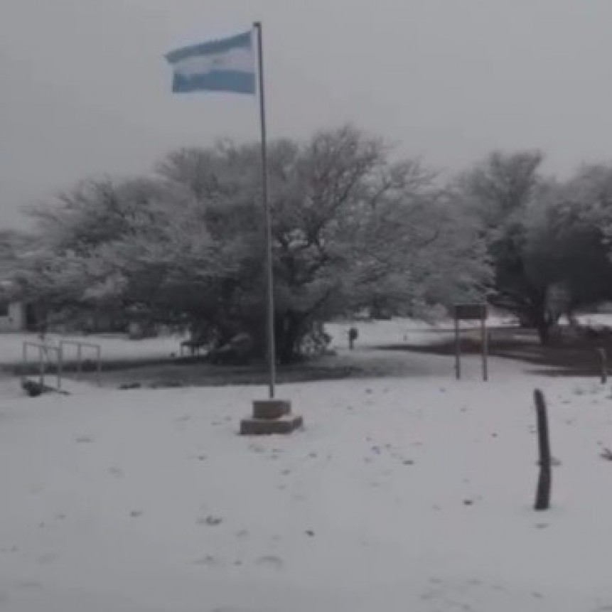 LIHUEL CALEL AMANECIÓ NEVADO (mirá)