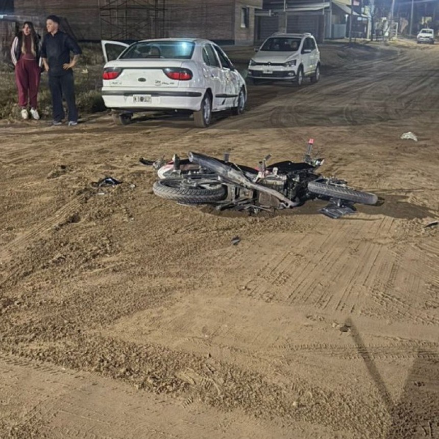 ACCIDENTE ENTRE UNA MOTO Y AUTO,  CON LESIONADO 