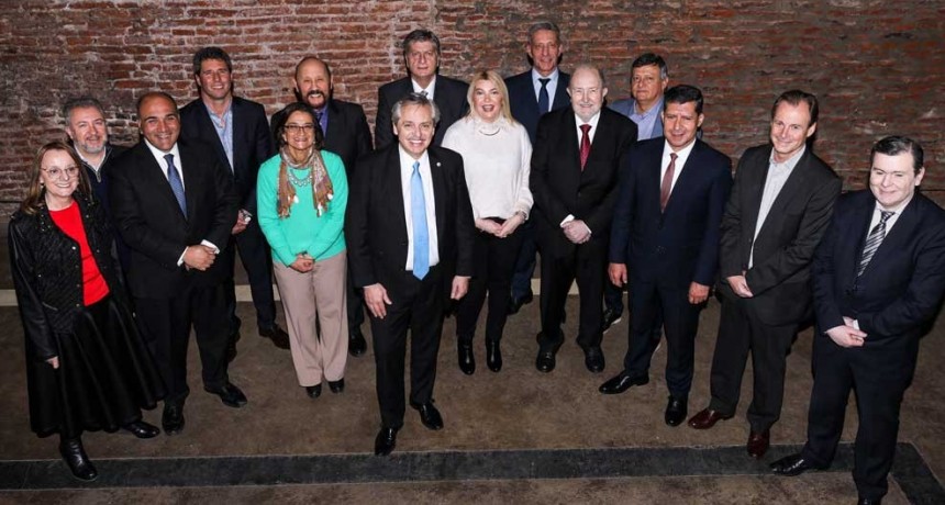 Hoy son 17 provincias alineadas y nos da orgullo haber marcado el rumbo con nuestro aporte», dijo el electo gobernador pampeano