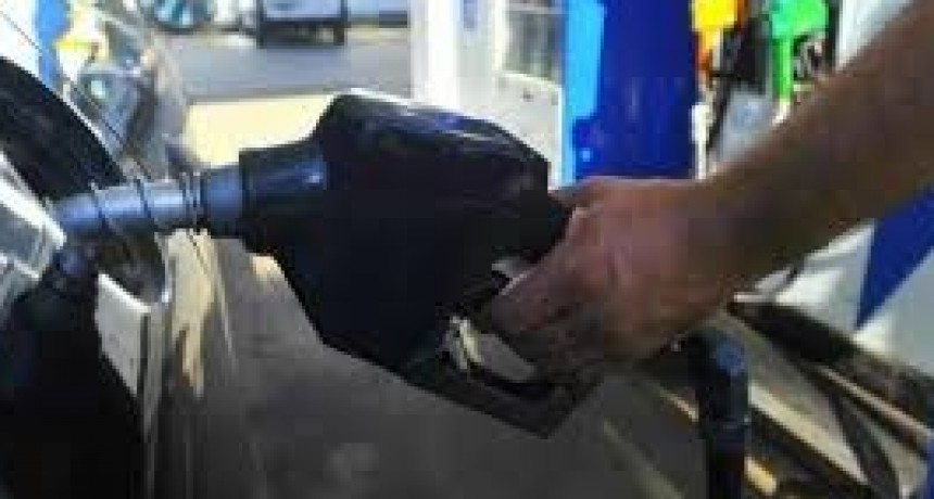 Los combustibles vuelven a subir en agosto: entre el 2 y 5 por ciento