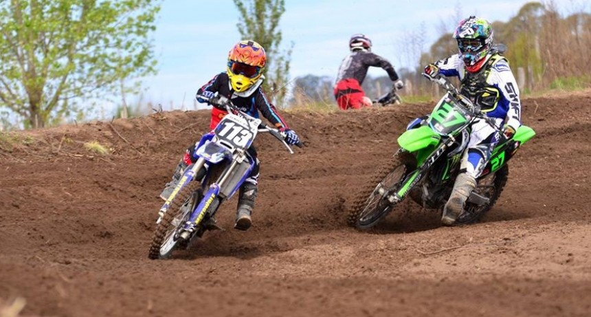 Habilitan al automovilismo, karting y motociclismo