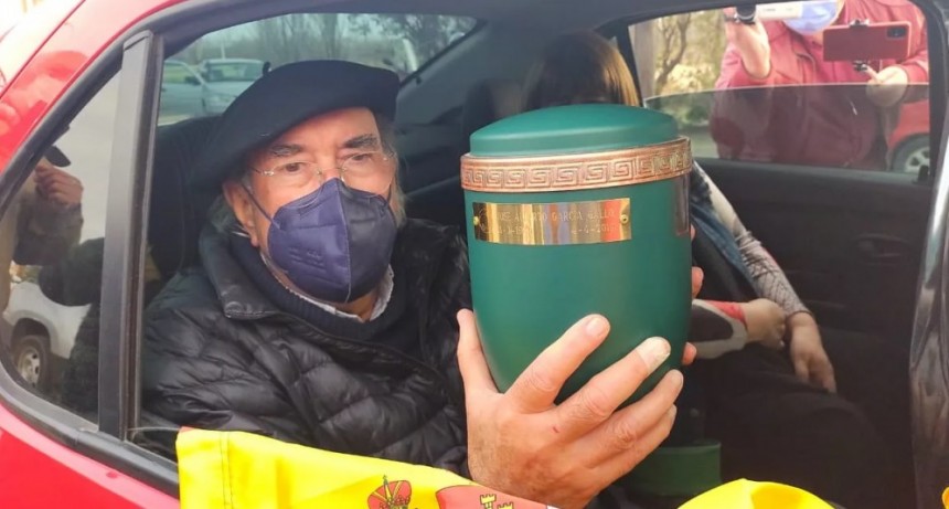 Alberto Cortez volvió a su tierra y descansará eternamente en Rancul