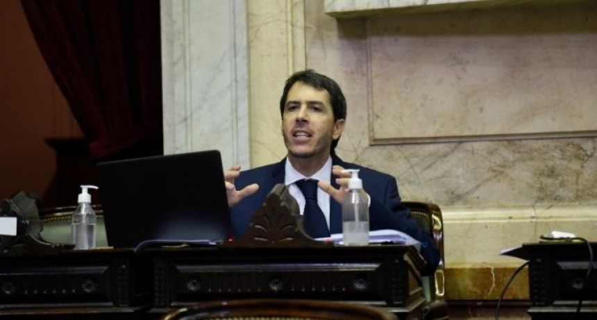 HACKEAN CELULAR DE BERHONGARAY Y UN EX COMISARIO...ALERTAN POR ESTAFAS