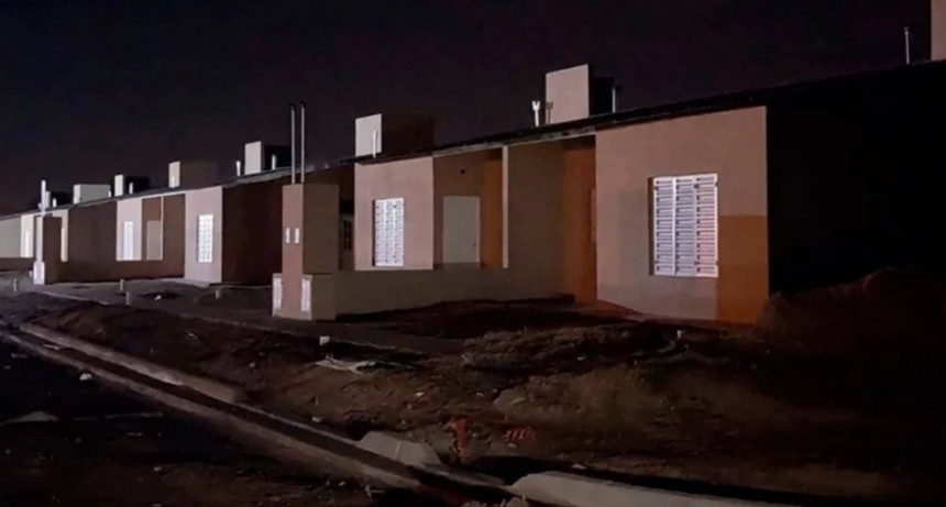 Victorica: familias preadjudicatarias reclaman por sus viviendas