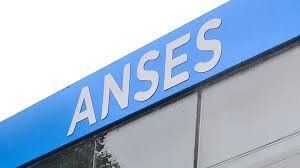 Anses oficializó el aumento en jubilaciones y AUH de agosto 
