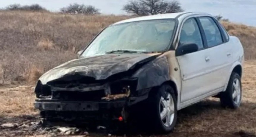 COMPRÓ UN AUTO SALIÓ A LA RUTA Y SE INCENDIÓ