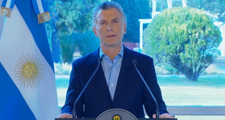Tras culpar a los votantes por la devaluación, anunció medidas de alivio...
