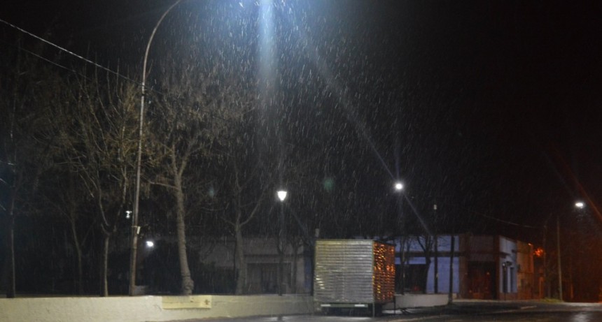 COPOS DE NIEVE SOBRE VICTORICA Y ZONA