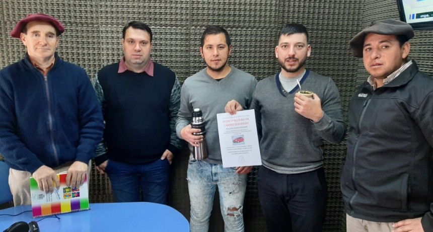 EL 28 DE DICIEMBRE CARRO QUEMADO SE VISTE DE FIESTA