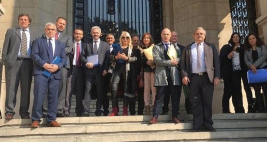 15 provincias, entre ellas La Pampa, presentaron ante la Corte Suprema el pedido de suspensión de medidas del gobierno nacional