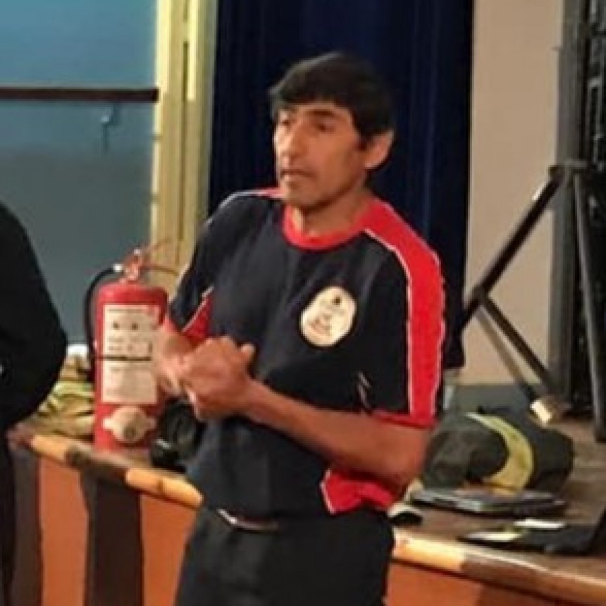 BOMBERO VICTORIQUENSE COMBATIRA LOS FUEGOS EN EL AMAZONAS