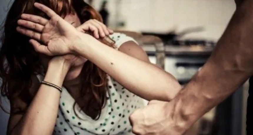 Estuvo 23 años cautiva de su pareja en una casa de Rosario y ahora cuenta su terrible historia