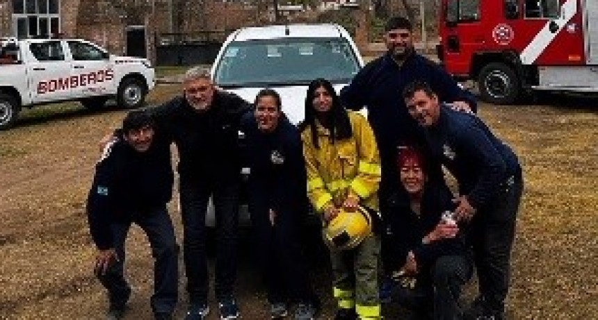 BOMBEROS ADQUIERE CAMIONETA 0 KM
