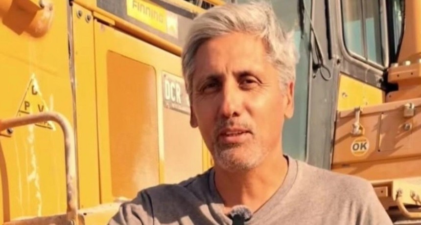 La historia de Dar&iacute;o: de oficinista municipal a manejar una topadora en el oeste