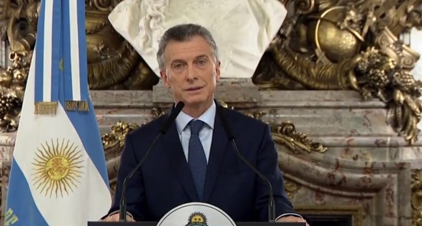 Macri admitió que el país está en emergencia y que aumentará la probreza