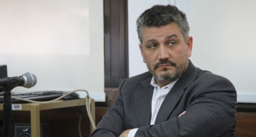 Dos profesores y un enfermero de Pico podrían perder sus trabajos por el uso de licencias truchas