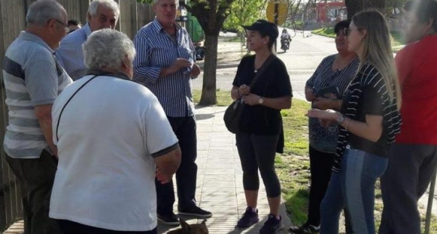 Tierno metido de lleno en campaña y sin partido, salió a recorrer Santa Rosa