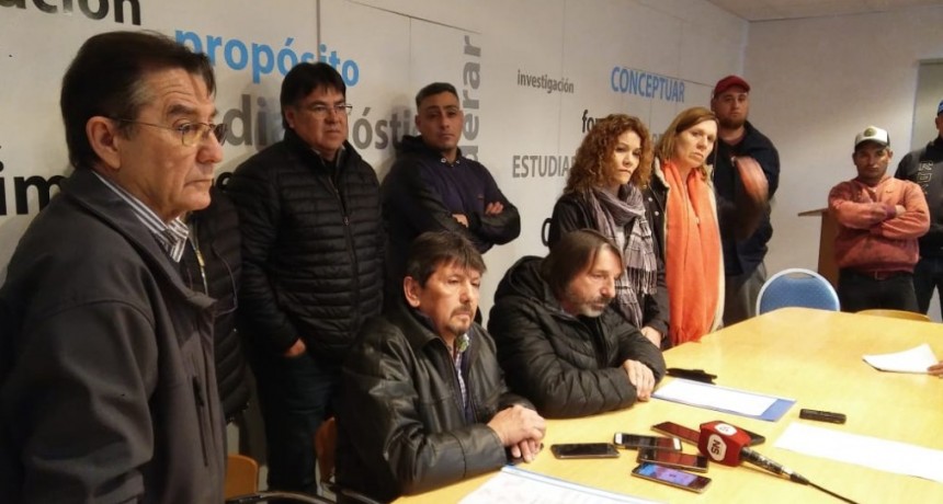 La Intersindical contra los diputados de la UCR por la modificación de un artículo de la Ley 643 que dispone el pago del sueldo a los sindicalistas