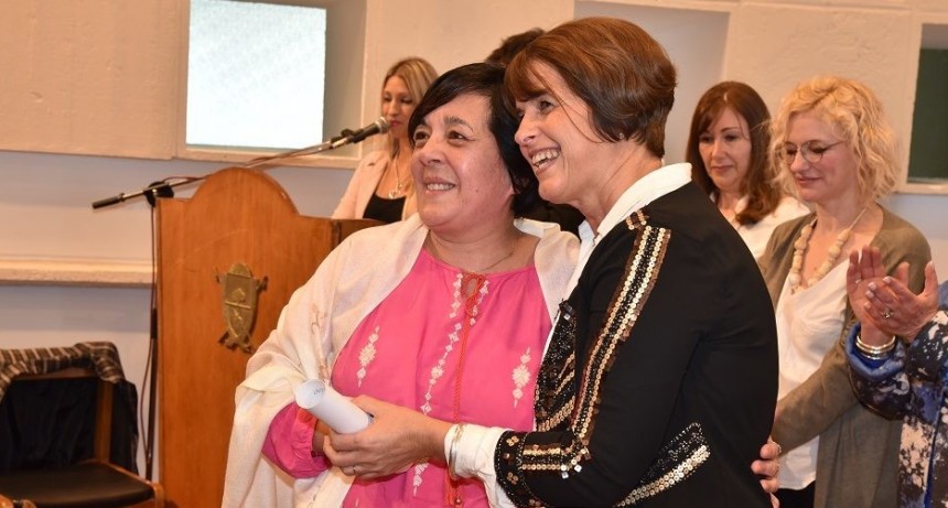  DOCENTE DE VICTORICA ENTRE LAS QUE RECIBIERON EL RECONOCIMIENTO A LA TRAYECTORIA POR PARTE DEL GOBIERNO DE LA PAMPA