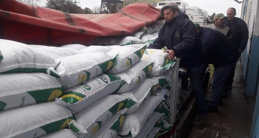 LUAN TORO: ENTREGA DE ALIMENTO BALANCEADO A PEQUE&Ntilde;OS PRODUCTORES