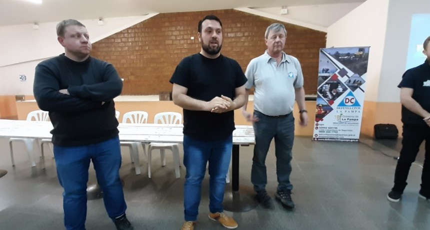 CARRO QUEMADO: REUNIÓN PARA LOGRAR ARMAR UNA DELEGACIÓN DE BOMBEROS