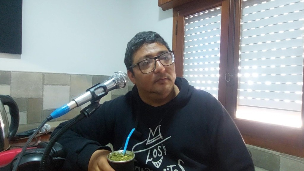 EN TELEN ...SE ESCUCHA FM LATIDOS