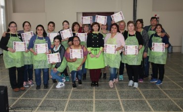 Buena Cantidad De Inscriptos En El Curso De Pasteleria en la CEVic.