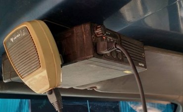 Equipo de VHF en la Municipalidad de Carro Quemado
